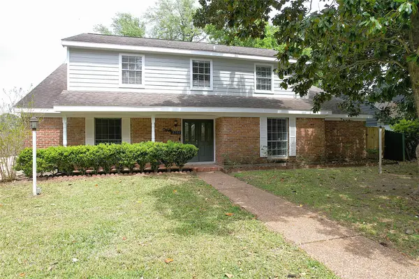 2206 Carriage Lane, La Marque, TX 77568