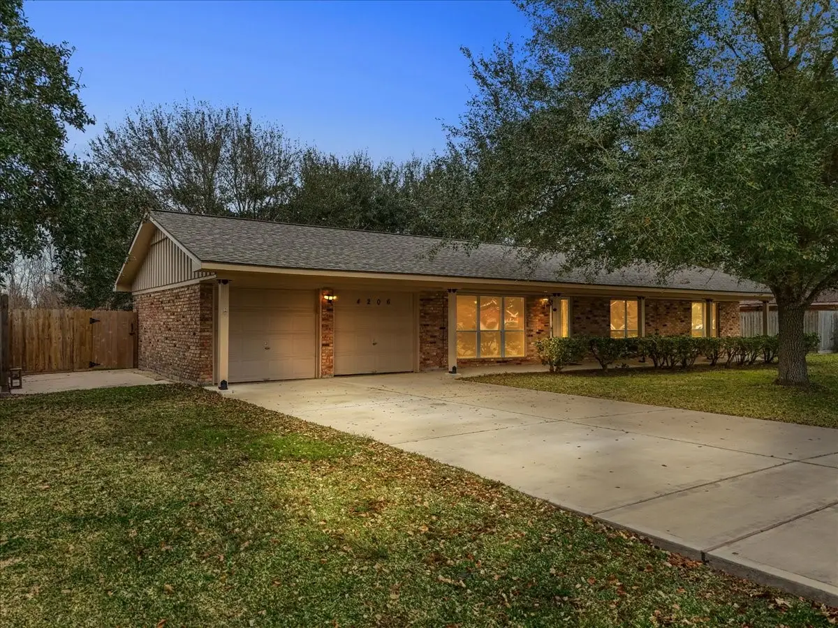4206 Country Club Drive, Dickinson, TX 77539 - Image #1