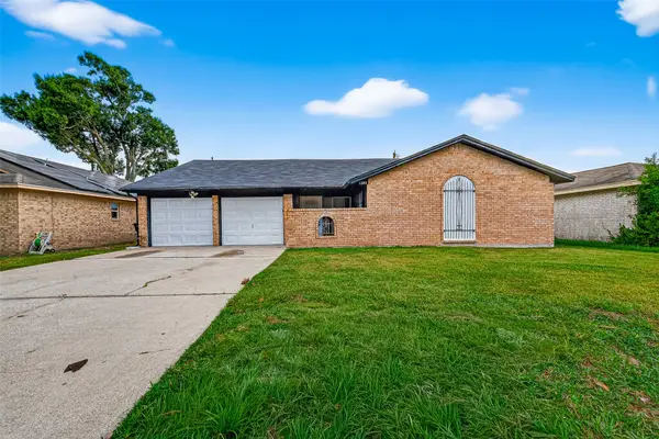 1303 Bayou Drive, Alvin, TX 77511