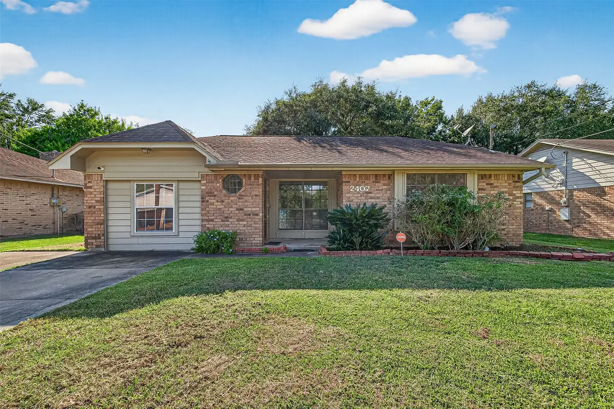 2407 Sue Street, El Campo, TX 77437 - Image #1