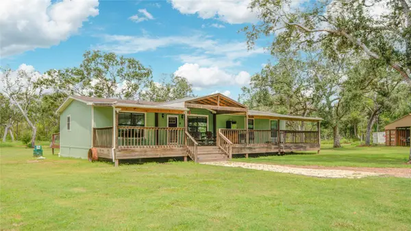 1142 Private Road 648, Bay City, TX 77414