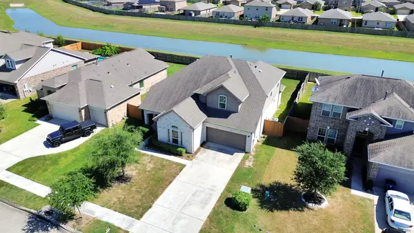 2326 Kelson Cove Drive, La Marque, TX 77568