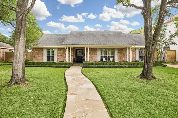 7807 Overbrook Lane, Houston, TX 77063