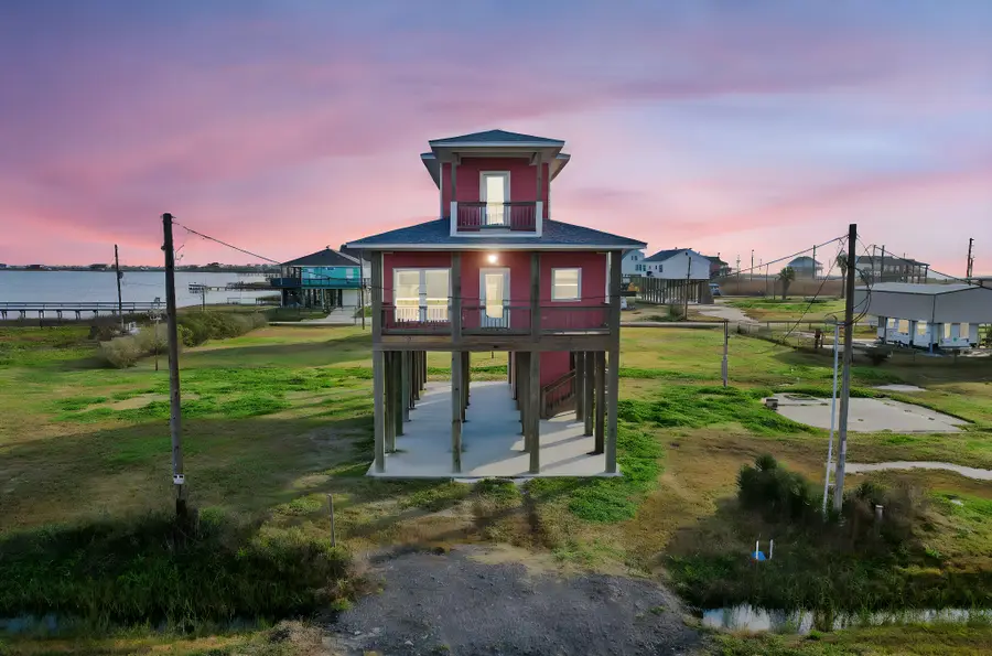 1042 N Margaret Road, Gilchrist, TX 77617 - #2