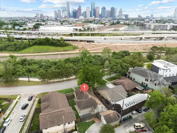 2108 White Oak Drive, Houston, TX 77009