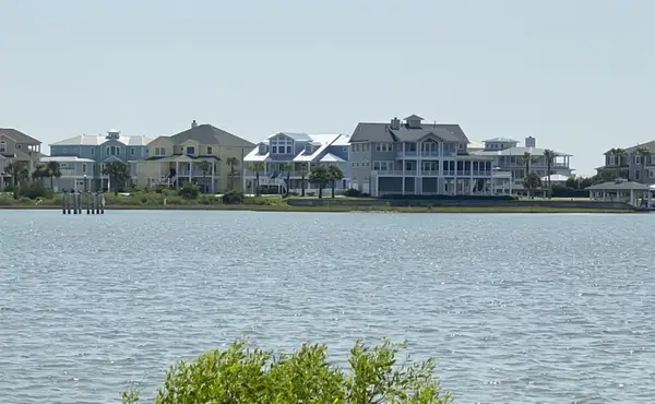 3206 Road Less Traveled, Galveston, TX 77554