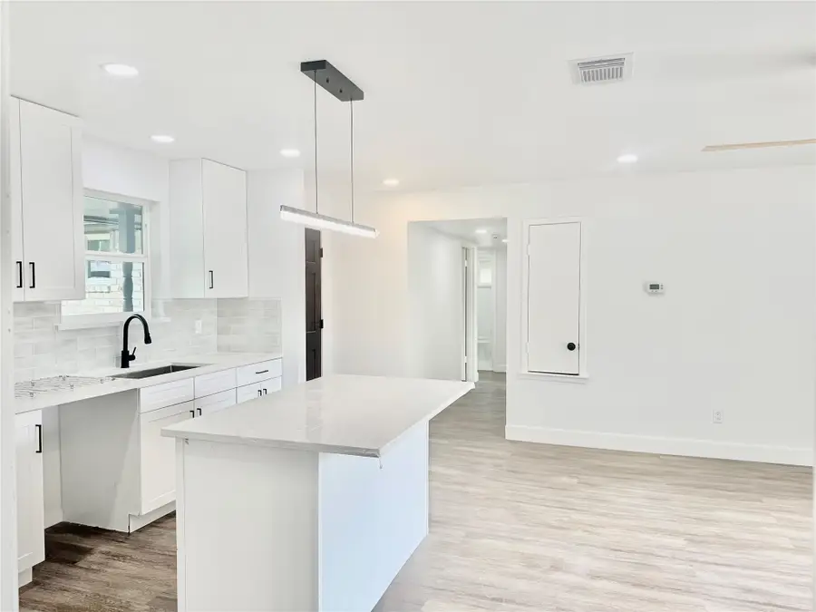 7706 Lakewood Drive, Houston, TX 77016 - #3