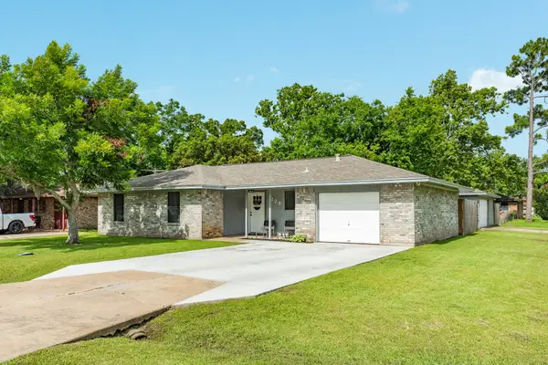 223 Avenue H, Brazoria, TX 77422