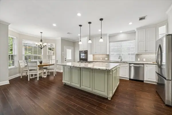 13910 Lakewood Crossing Boulevard, Houston, TX 77070