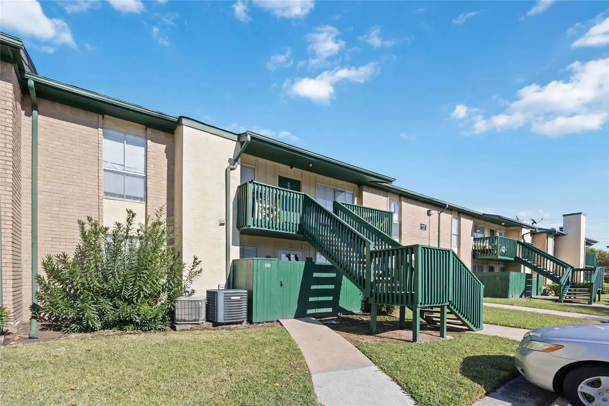1516 Bay Area Boulevard #Q3, Houston, TX 77058 - Image #1