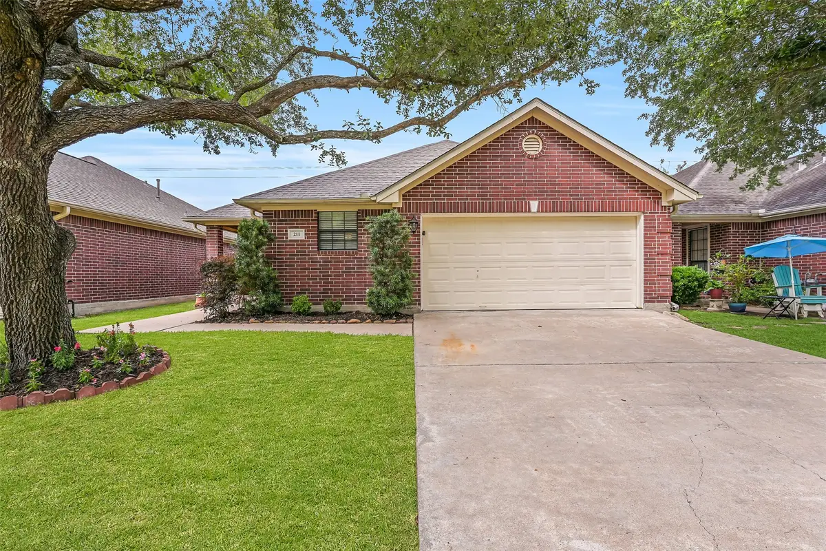 211 Live Oak Lane, Friendswood, TX 77546 - #1