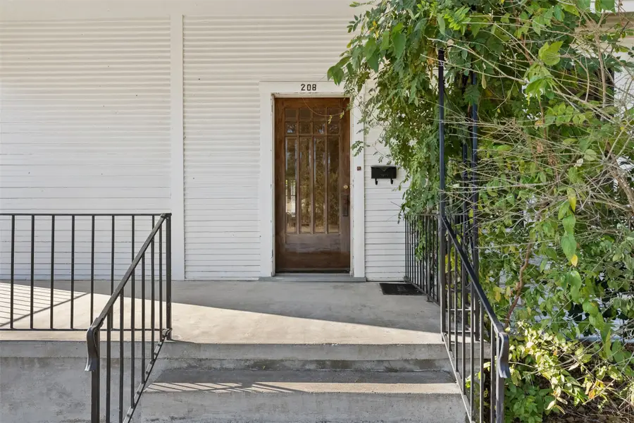 208 Summit Street, Schulenburg, TX 78956 - Image #2