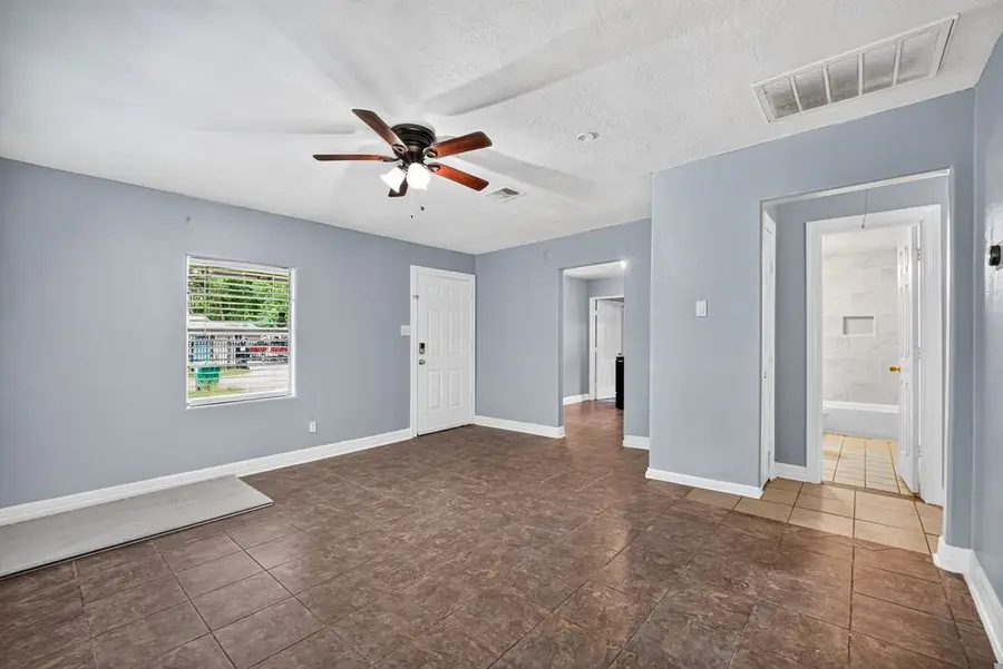 7319 Mountbatten Road, Houston, TX 77033 - #3