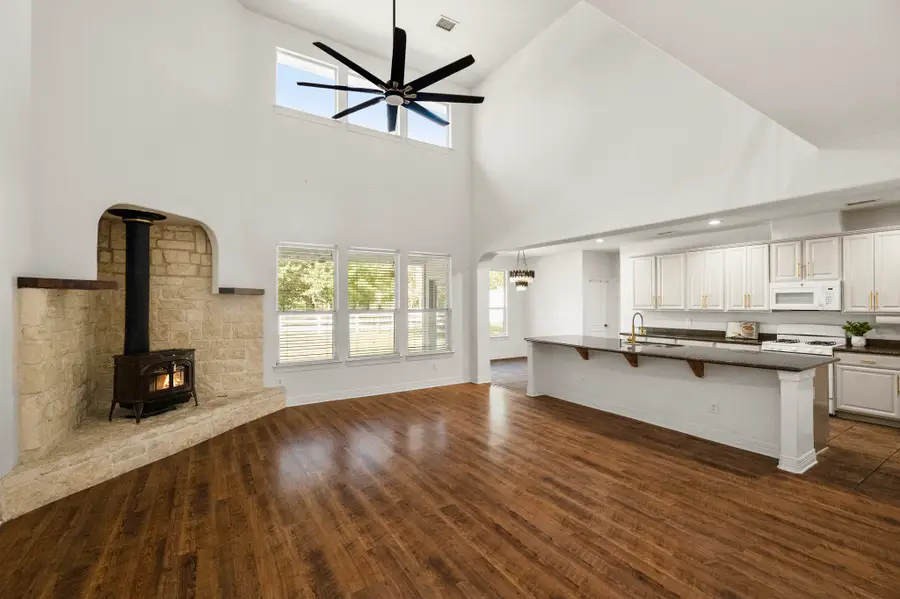 8102 Hills Parkway, Montgomery, TX 77316 - Image #3