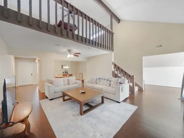 2239 Highland Hills Drive, Sugar Land, TX 77478
