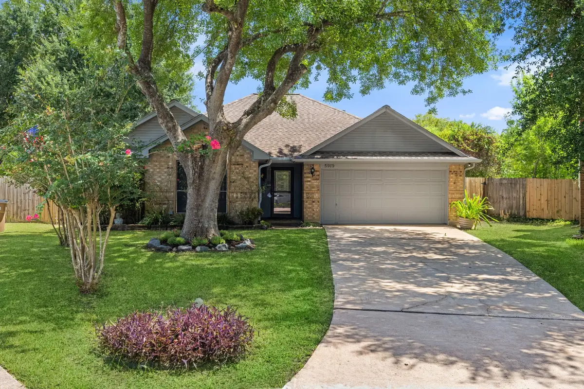 5919 Santa Fe Circle, Dickinson, TX 77539 - #1