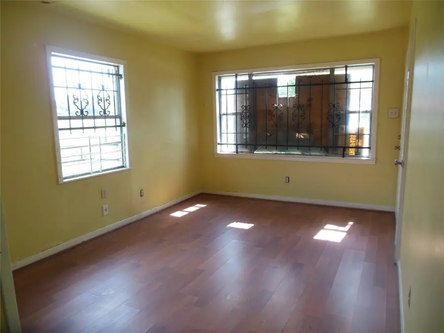8110 Livingston, Houston, TX 77051 - #3