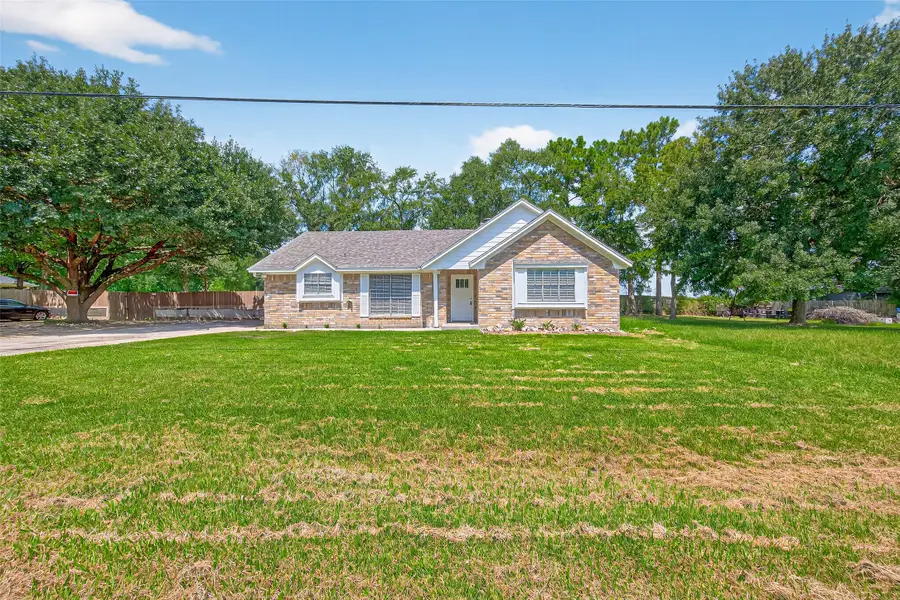 524 Pinewood Drive, Conroe, TX 77385 - Image #3