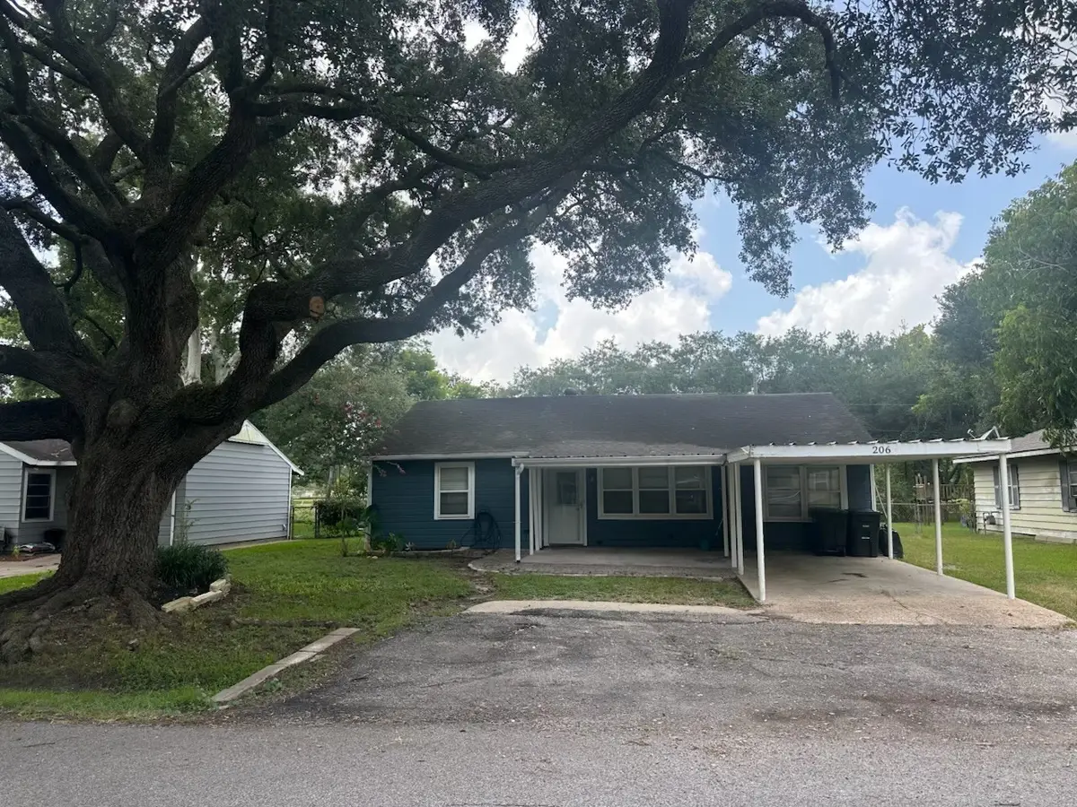 206 Mclemore Drive, Alvin, TX 77511 - #1
