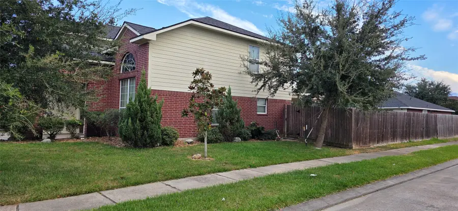 5210 Nautilus Lane, Baytown, TX 77521 - Image #3