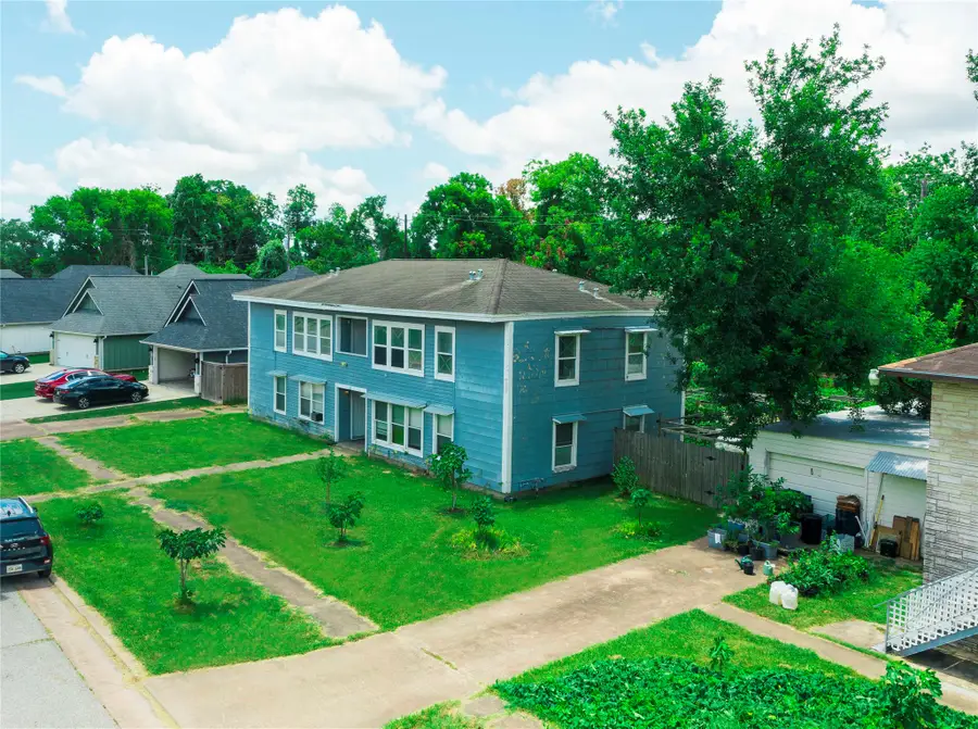 111 Holly Street, Lake Jackson, TX 77566 - Image #3