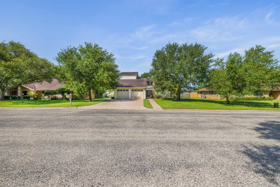 640 S College Street, La Grange, TX 78945 - Image #2