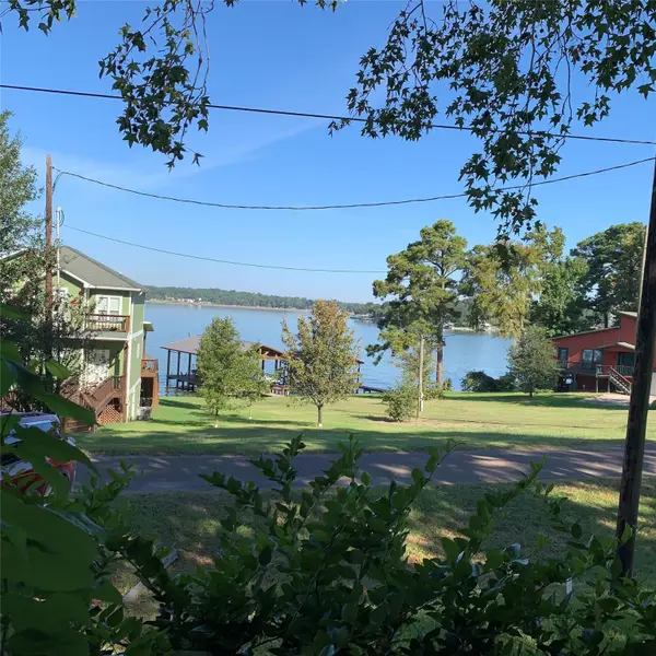 465 Dove Island, Livingston, TX 77351