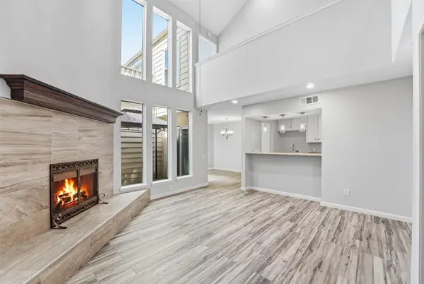 800 Country Place Drive #1204, Houston, TX 77079