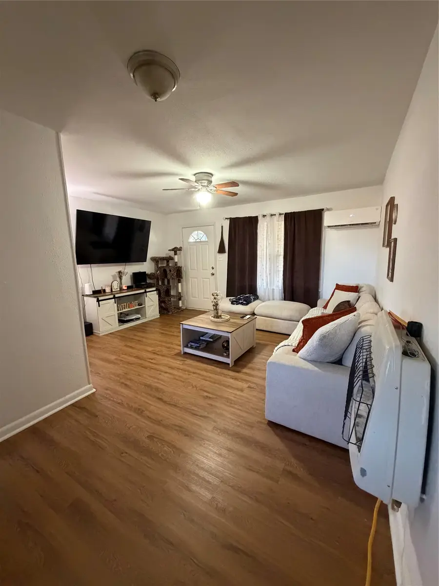 205 E Johnson, Cuero, TX 77954 - #2
