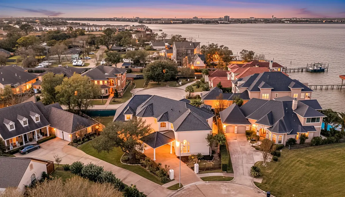 1002 Island View, Kemah, TX 77565 - Image #1