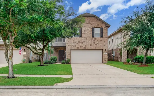 6882 Dogwood Cliff Lane, League City, TX 77539