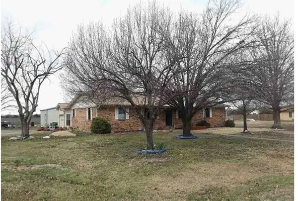 801 N Main Street, Dodd City, TX 75438