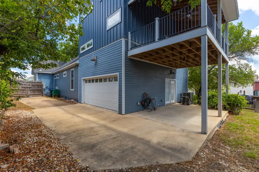 303 W Alamo Street, Brenham, TX 77833 - #2