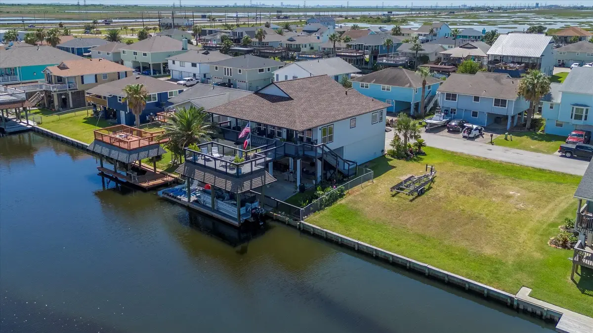 1007 Redfish Street, Bayou Vista, TX 77563 - Image #1