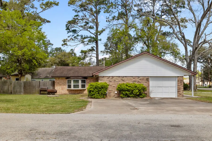 404 S 14th Street, West Columbia, TX 77486 - #2