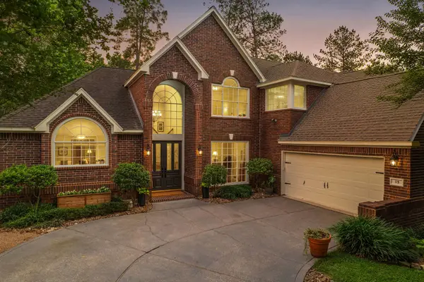 15 Woodmere Place, Spring, TX 77381