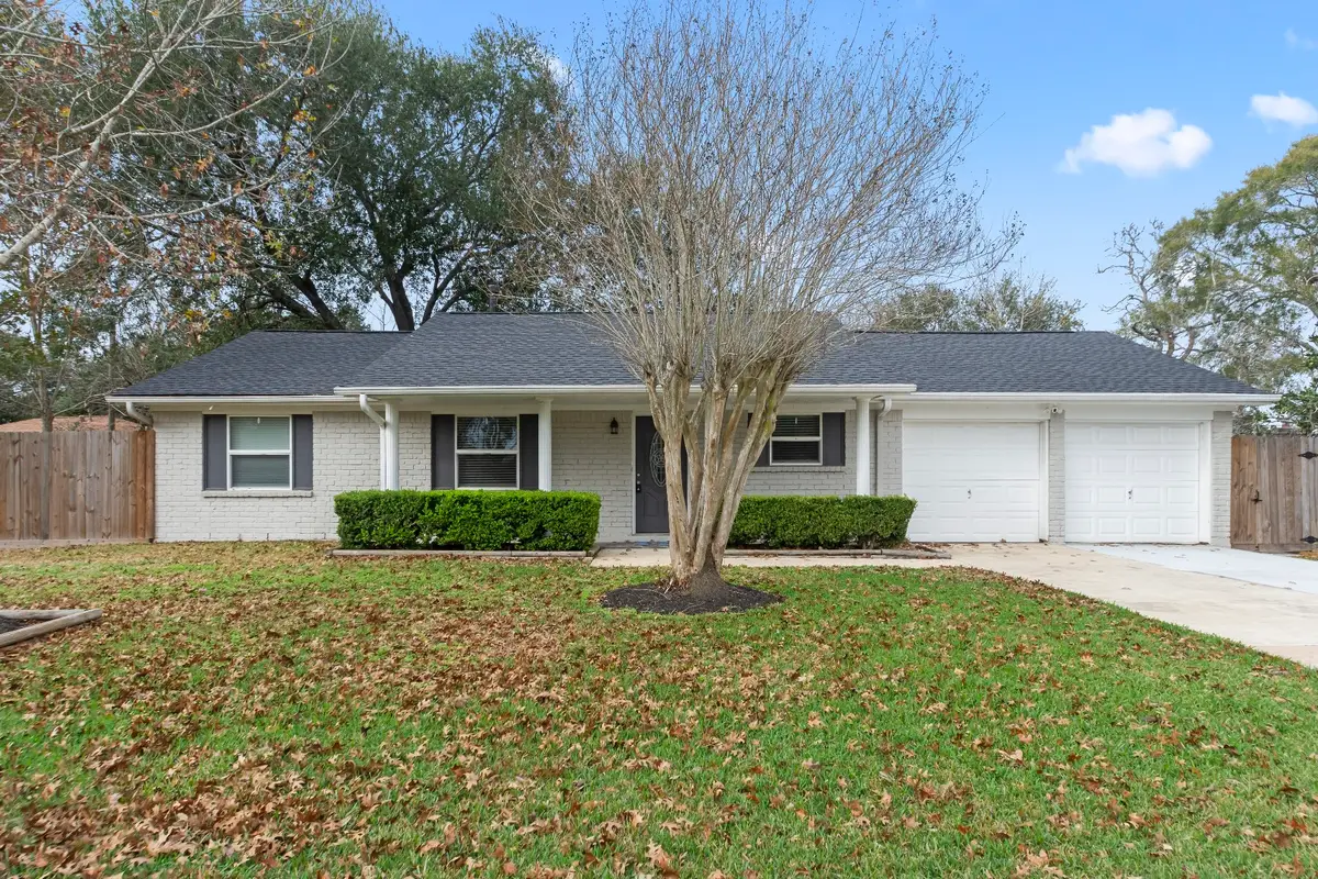 506 Mary Ann Drive, Friendswood, TX 77546 - Image #1