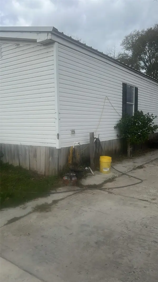 612 Elm Avenue, Crosby, TX 77532