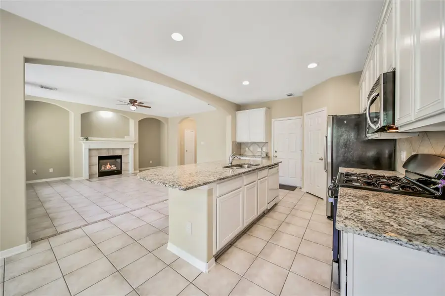 111 W Burberry Circle, The Woodlands, TX 77384 - #2