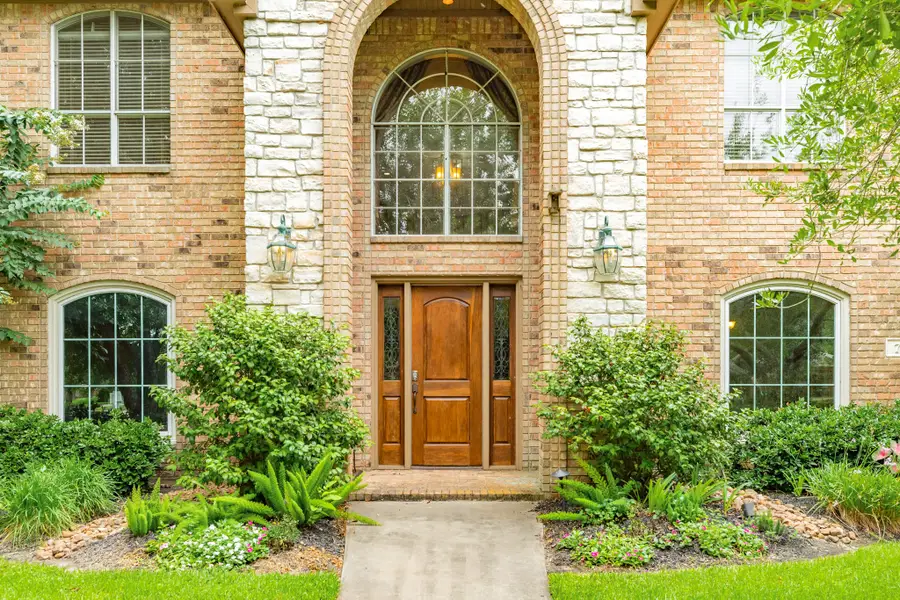 71 Rosewood Street, Lake Jackson, TX 77566 - Image #2