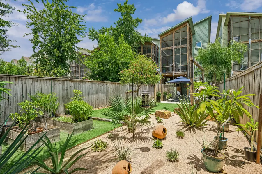 526 W 26th Street, Houston, TX 77008 - #2