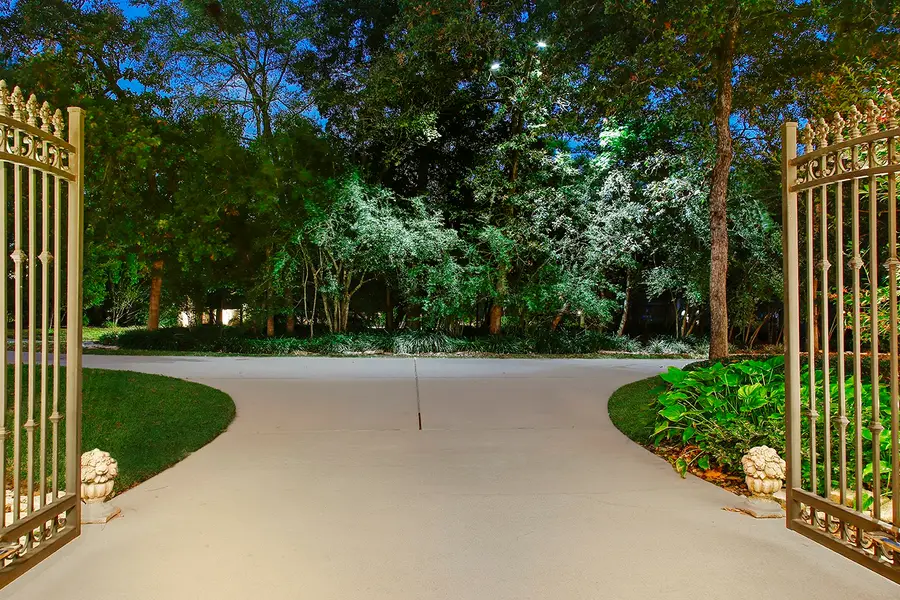 26 S Windsail Place, The Woodlands, TX 77381 - Image #2