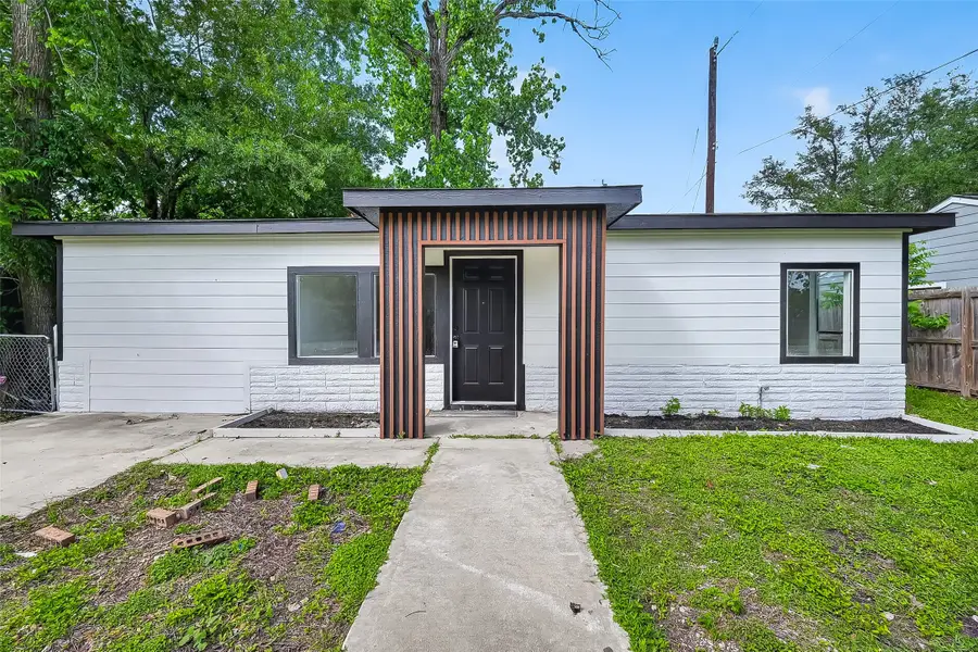 4933 Doolittle Boulevard, Houston, TX 77033 - #2