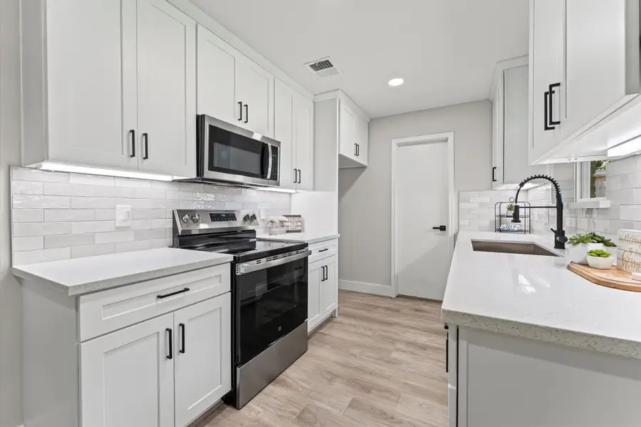 307 Sulky Trail Street, Houston, TX 77060 - Image #3