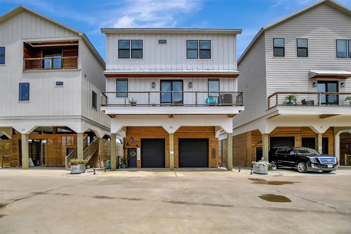 25 Cmdr Runco Lane, Taylor Lake Village, TX 77586 - #1