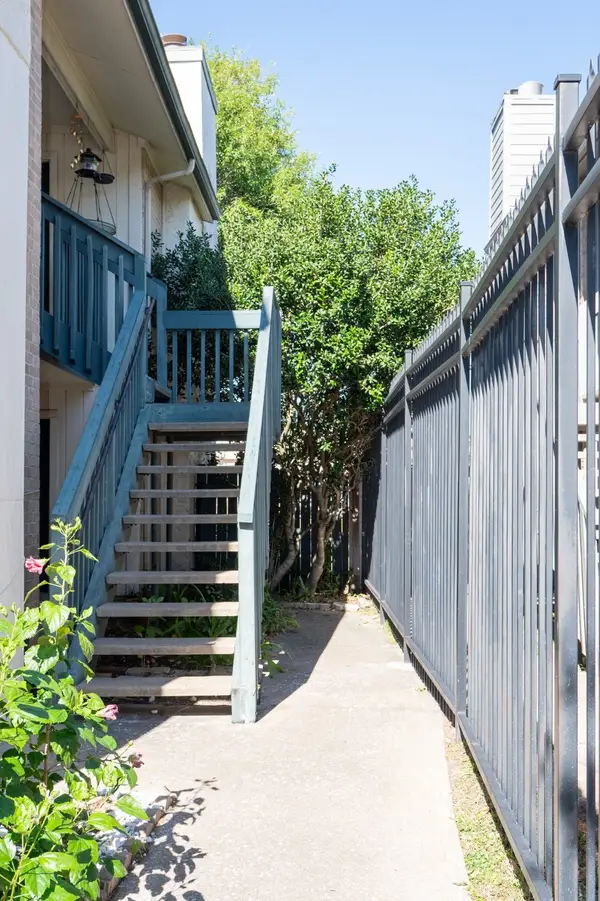 250 El Dorado Boulevard #101, Houston, TX 77598