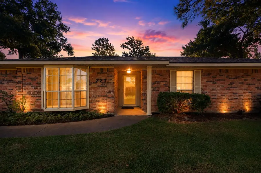221 Maple Street, Highlands, TX 77562 - #2