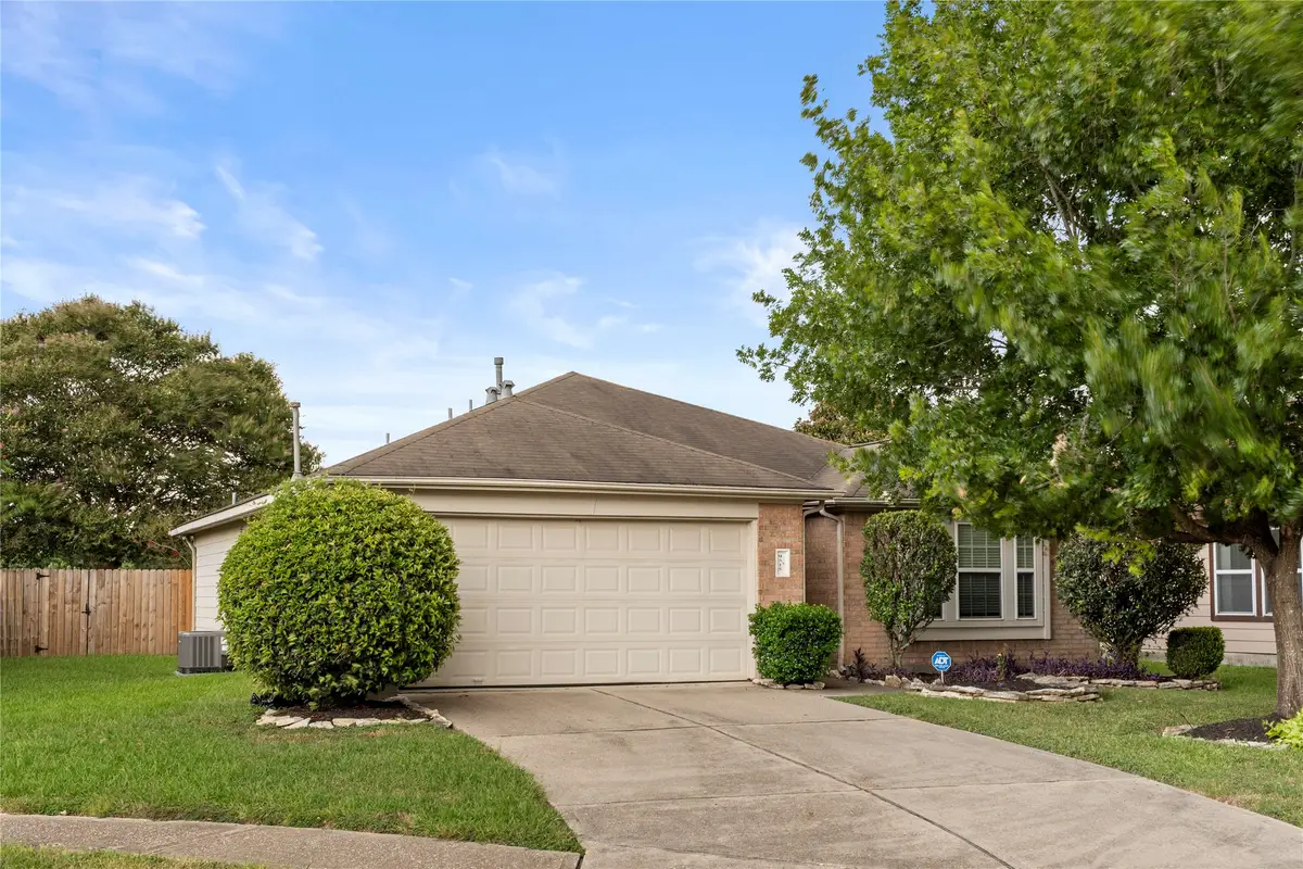9515 Summer Laurel Lane, Houston, TX 77088 - Image #1
