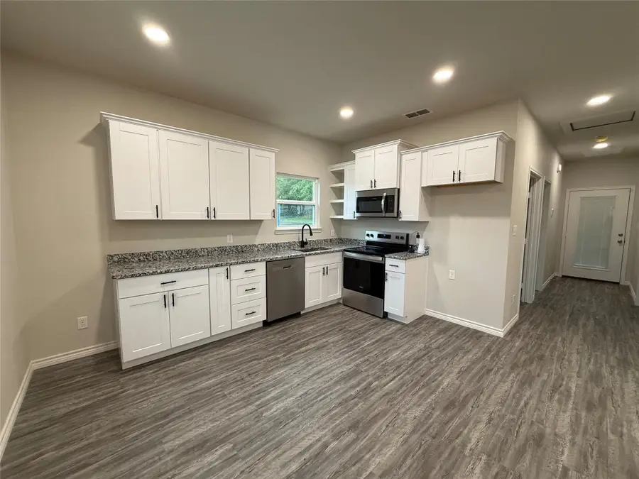 700 W Walnut Street, Longview, TX 75601 - #2