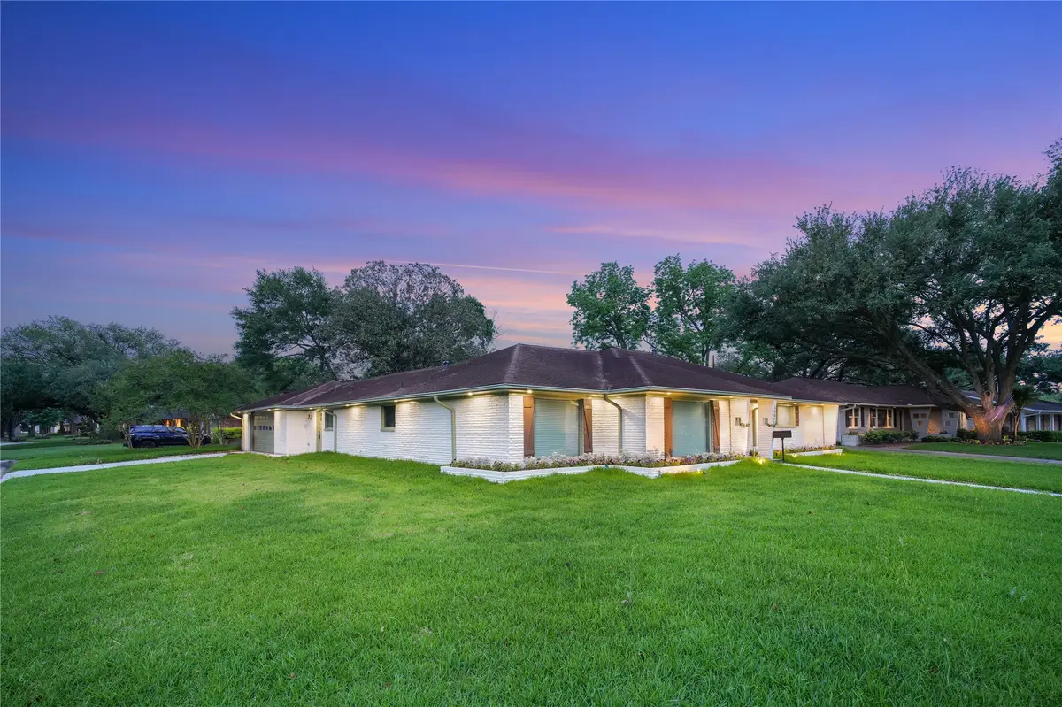 10011 Cliffwood Drive, Houston, TX 77035 - Image #1